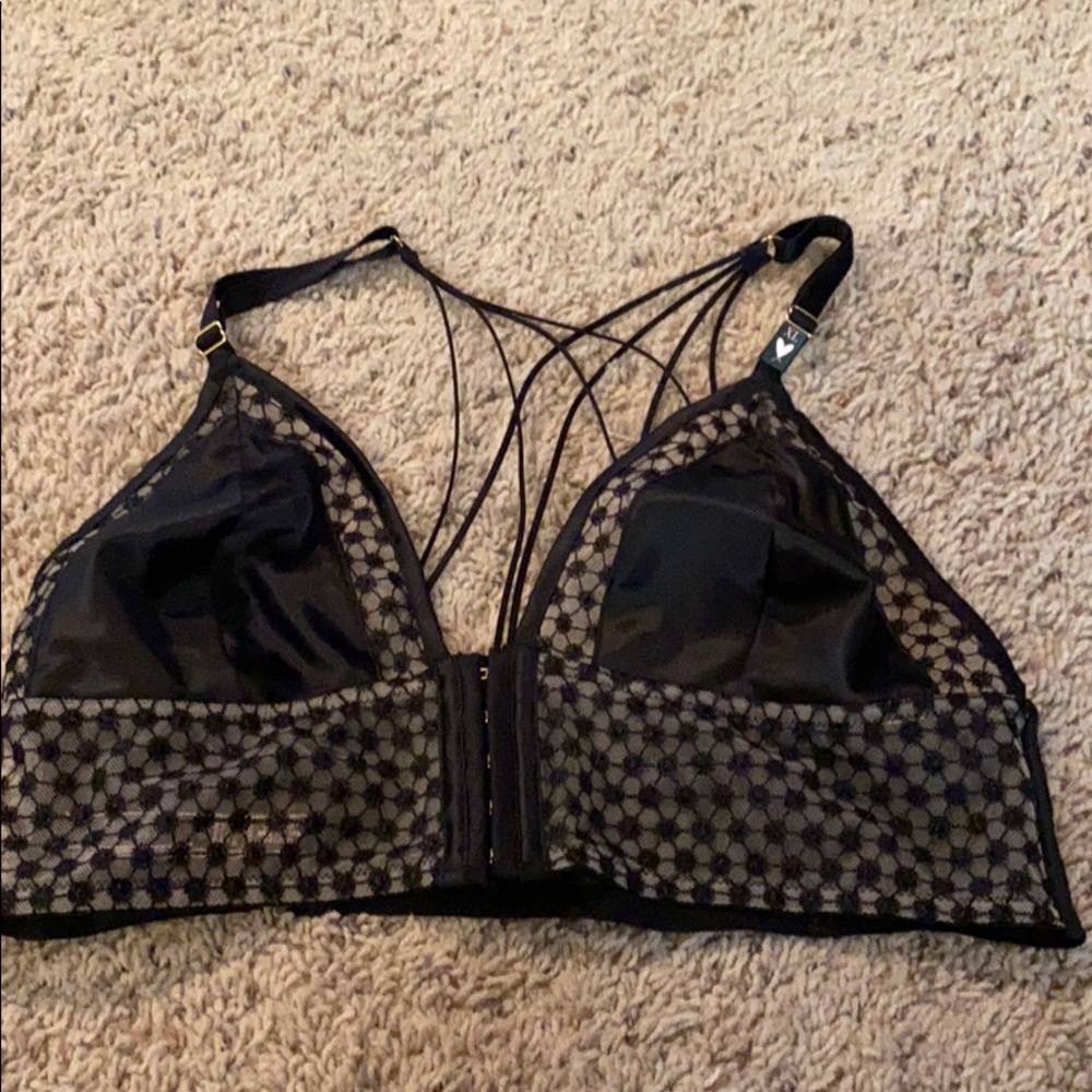 NWT VS Strappy Back Bralette